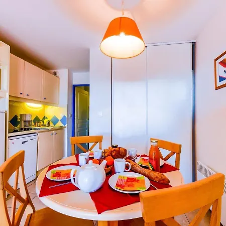 Comfortable 2 Km Away From The Sea *
